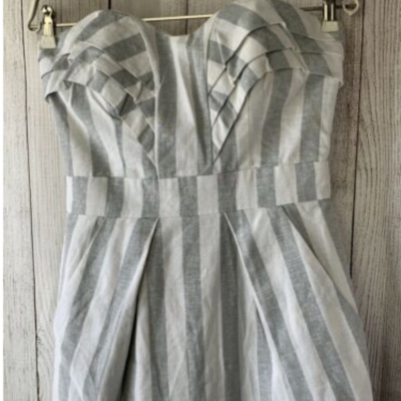 BCBGeneration striped strapless dress with pockets - Picture 5 of 5